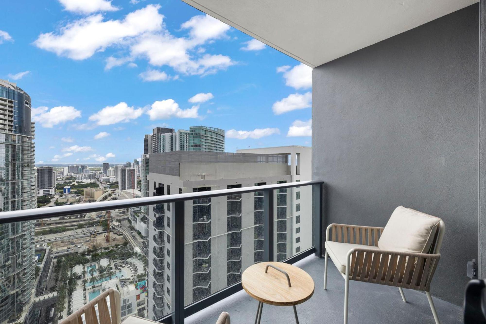 Free Parking! Luxury In Downtown Appartamento